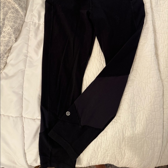 Lululemon black 3/4 leggings - Picture 1 of 4